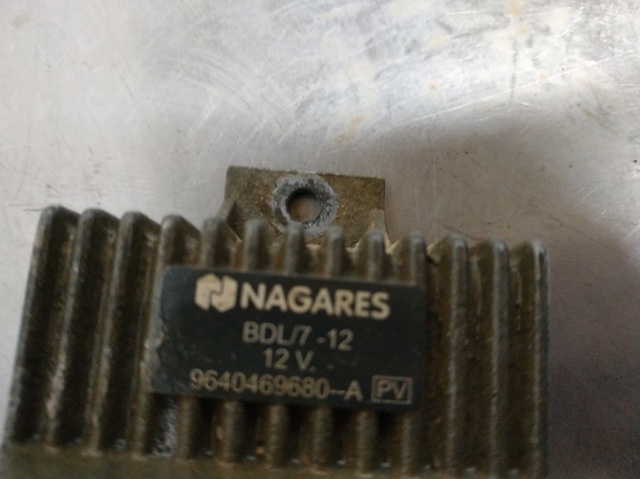 RENAULT 9640469680 Relé de bujía de precalentamiento  disponible Lugo