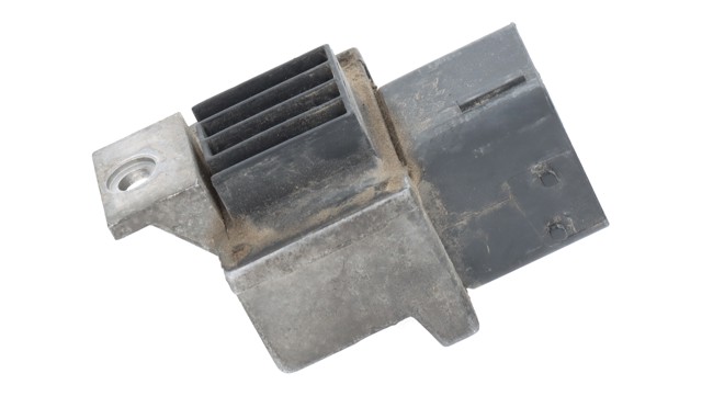 Relé de bujía de precalentamiento Nissan Qashqai 1 J10