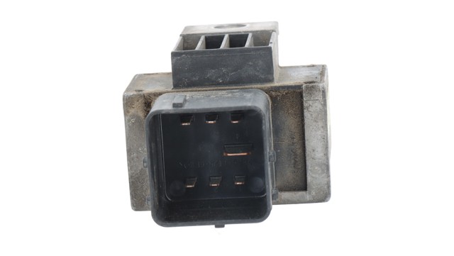 Relé de bujía de precalentamiento Nissan Qashqai 1 J10