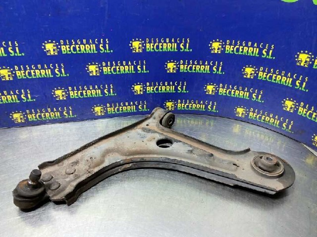 96415063 Brazo inferior izquierdo de la suspensión delantera  en stock Sabadell