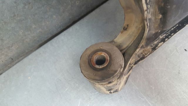 96415063 GM Brazo inferior izquierdo de la suspensión delantera  disponible Ourense