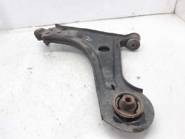 Brazo inferior derecho de la suspensión delantera 96415064 GM