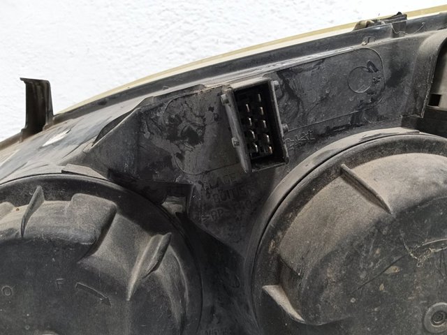 9641615680 PEUGEOT Faro derecho comprar Bilbao