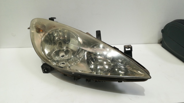 Precio de la pieza Faro derecho y izquierdo 307  hatchback