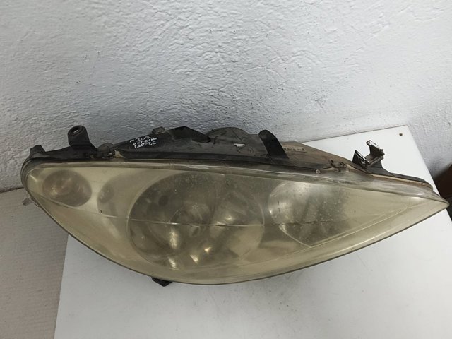 PEUGEOT 9641615680 Faro derecho  en stock Terrassa