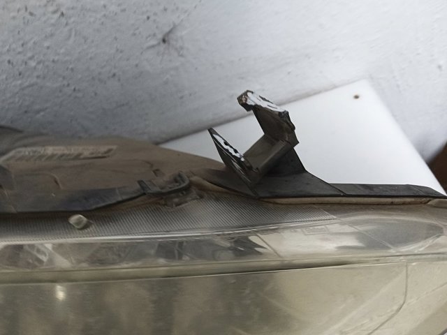 PEUGEOT 9641615680 Faro derecho  en stock Salamanca