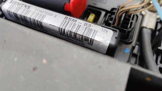 9643498880 PEUGEOT Caja de fusibles  comprar en Oviedo