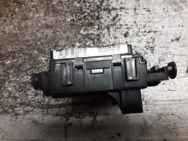 PEUGEOT 9643498980 Caja de fusibles  disponible Lugo