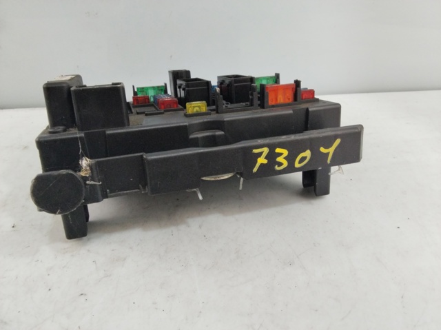 PEUGEOT 9644038680 Caja de fusibles  en stock Terrassa
