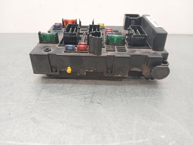 PEUGEOT 9644038680 Caja de fusibles  comprar en Albacete