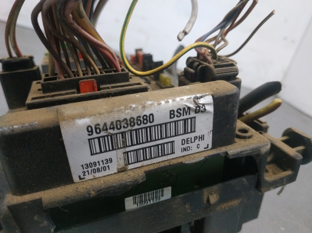 Caja reles 9644038680 PEUGEOT