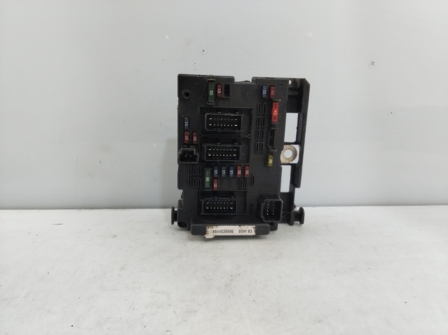 9644038680 PEUGEOT Caja de fusibles  en stock Gandía