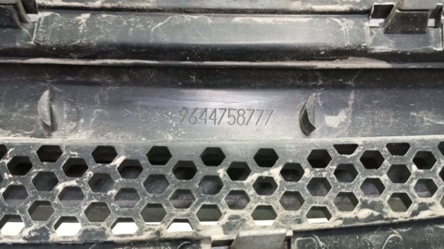 PEUGEOT 9644758777 Parrilla del radiador  comprar en Ponferrada