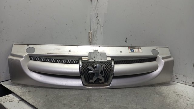 PEUGEOT 9644758777 Parrilla del radiador  disponible España