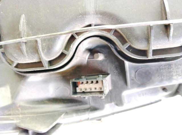 9647214180 Faro derecho  en stock Sabadell