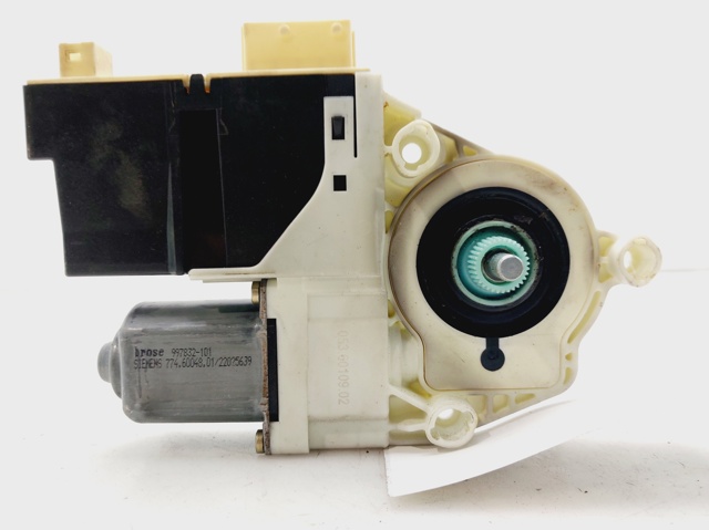PEUGEOT 9647441480 Motor del elevalunas de la puerta delantera izquierda  disponible Valladolid