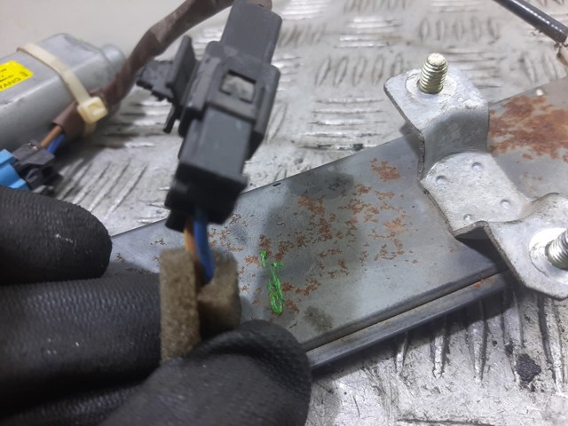 96485141 Motor del elevalunas de la puerta delantera izquierda  disponible Utrera