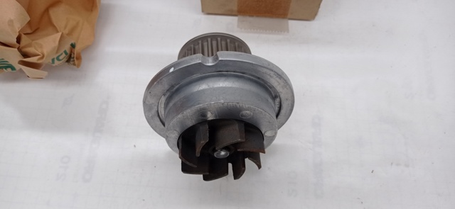 Bomba de agua para motor 96499089 GM