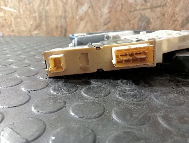 PEUGEOT 9649911180 Motor del elevalunas de la puerta delantera izquierda  disponible Valladolid