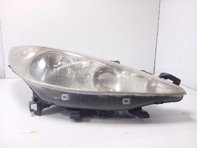Luz para 207  WA, WC