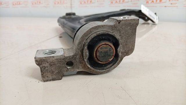 9650256880 PEUGEOT Brazo inferior izquierdo de la suspensión delantera  disponible Ourense