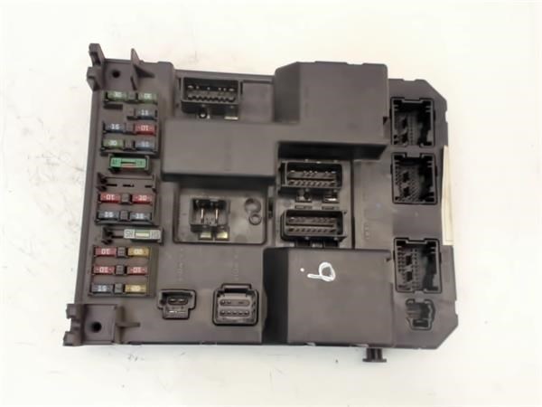 9651196980 Caja de fusibles  disponible Utrera