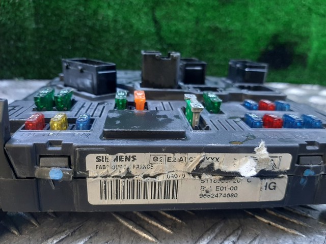 9652474680 PEUGEOT Caja de fusibles  comprar en Oviedo