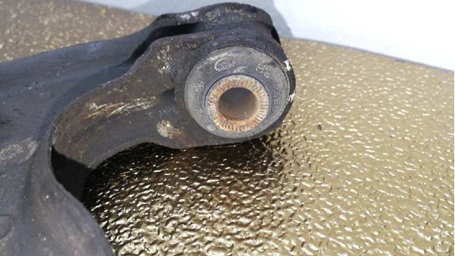 Silentblock de brazo de suspensión delantero inferior 96535087 GM