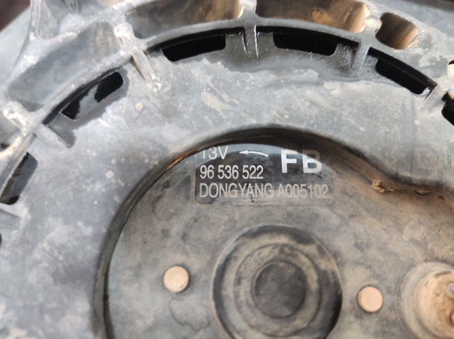GM 96536522 Difusor del radiador de refrigeración con motor y hélice  disponible Valladolid