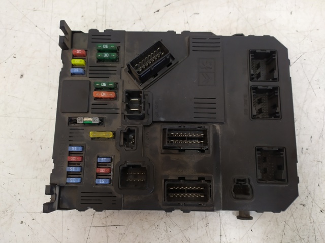 9653667580 Caja de fusibles  en stock Sabadell