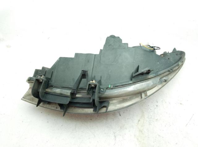 9655764280 Faro derecho  en stock Sabadell