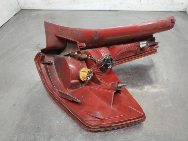 Piloto trasero izquierdo 9655864080 PEUGEOT