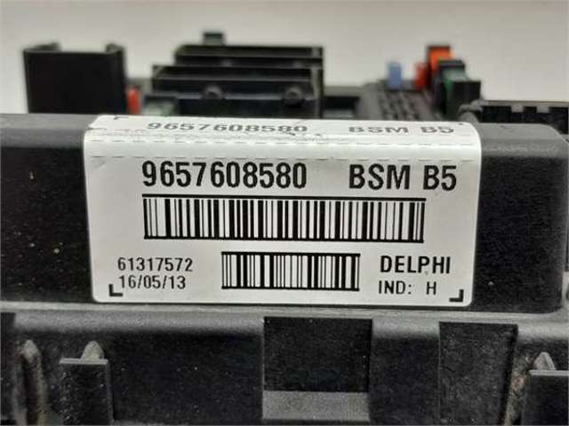 9657608580 PEUGEOT Caja de fusibles trasera interior comprar Madrid