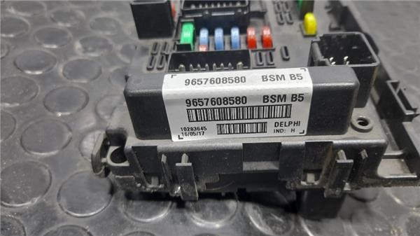 9657608580 PEUGEOT Caja de fusibles trasera interior  en stock Gandía