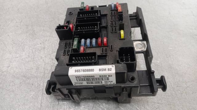 9657608880 PEUGEOT Caja de fusibles  disponible Vigo