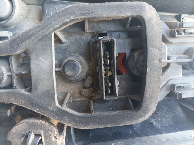 PEUGEOT 9657977080 Piloto trasero izquierdo  disponible Valladolid
