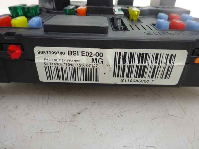 PEUGEOT 9657999780 Caja de fusibles  en stock Terrassa