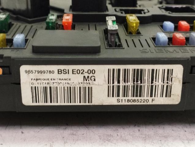 PEUGEOT 9657999780 Caja de fusibles  disponible España