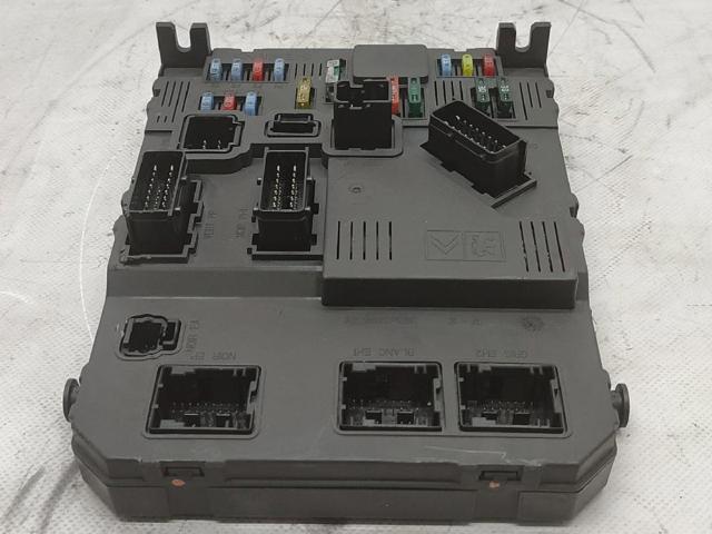9657999780 PEUGEOT Caja de fusibles  en stock Huelva