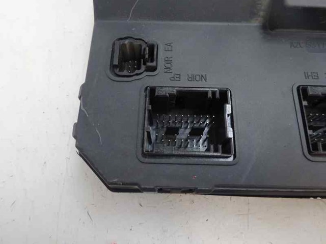 PEUGEOT 9657999780 Caja de fusibles  en stock Terrassa