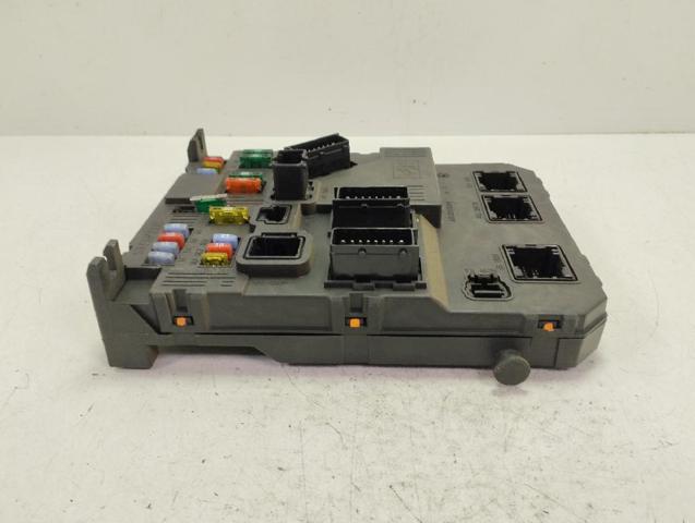 PEUGEOT 9657999780 Caja de fusibles  en stock Salamanca