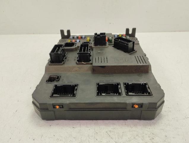 9657999780 Caja de fusibles  disponible Utrera