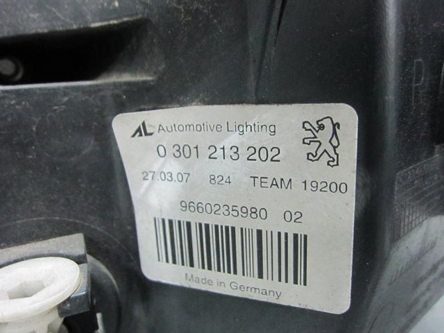 9660235980 Faro derecho  en stock Sabadell