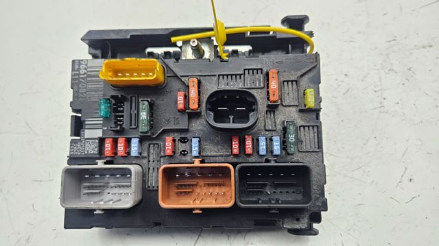 9661708280 PEUGEOT Caja de fusibles  comprar en Lleida