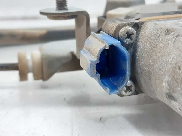 96627080 Motor del elevalunas de la puerta delantera derecha  disponible Utrera