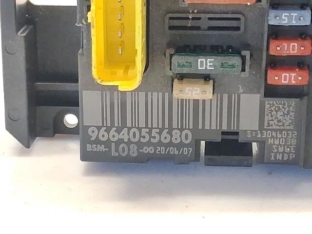 9664055680 PEUGEOT Caja de fusibles  comprar en Oviedo