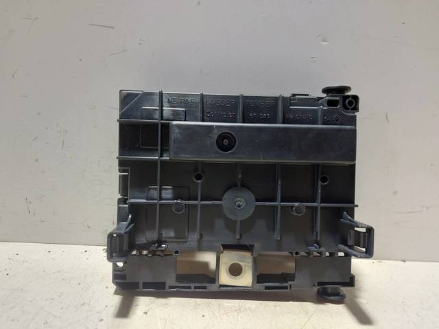 PEUGEOT 9664705980 Caja de fusibles  disponible Lugo