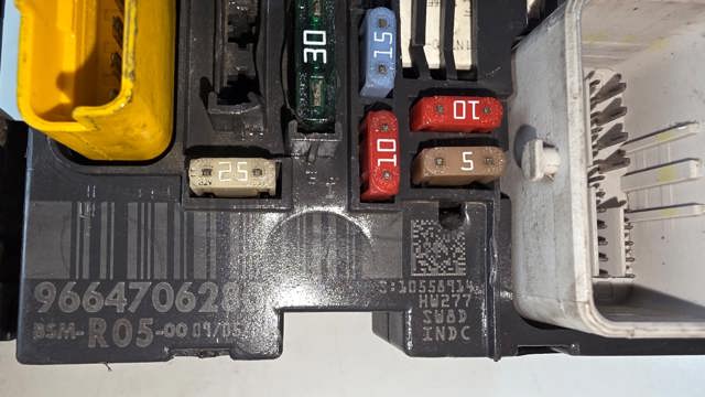 9664706280 PEUGEOT Caja de fusibles  comprar en Lleida