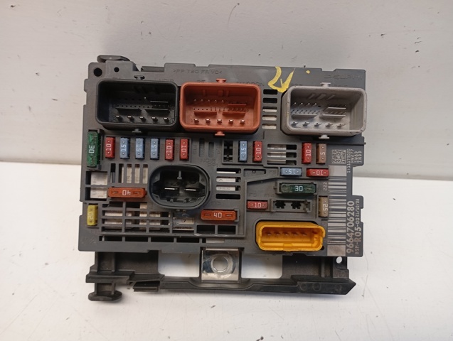 Comprar Caja de fusibles Peugeot 408   a bajo precio