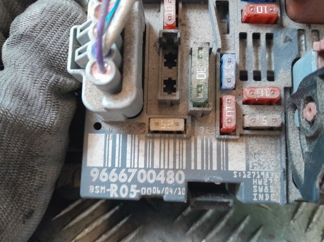 9666700480 Caja de fusibles  en stock Castellón